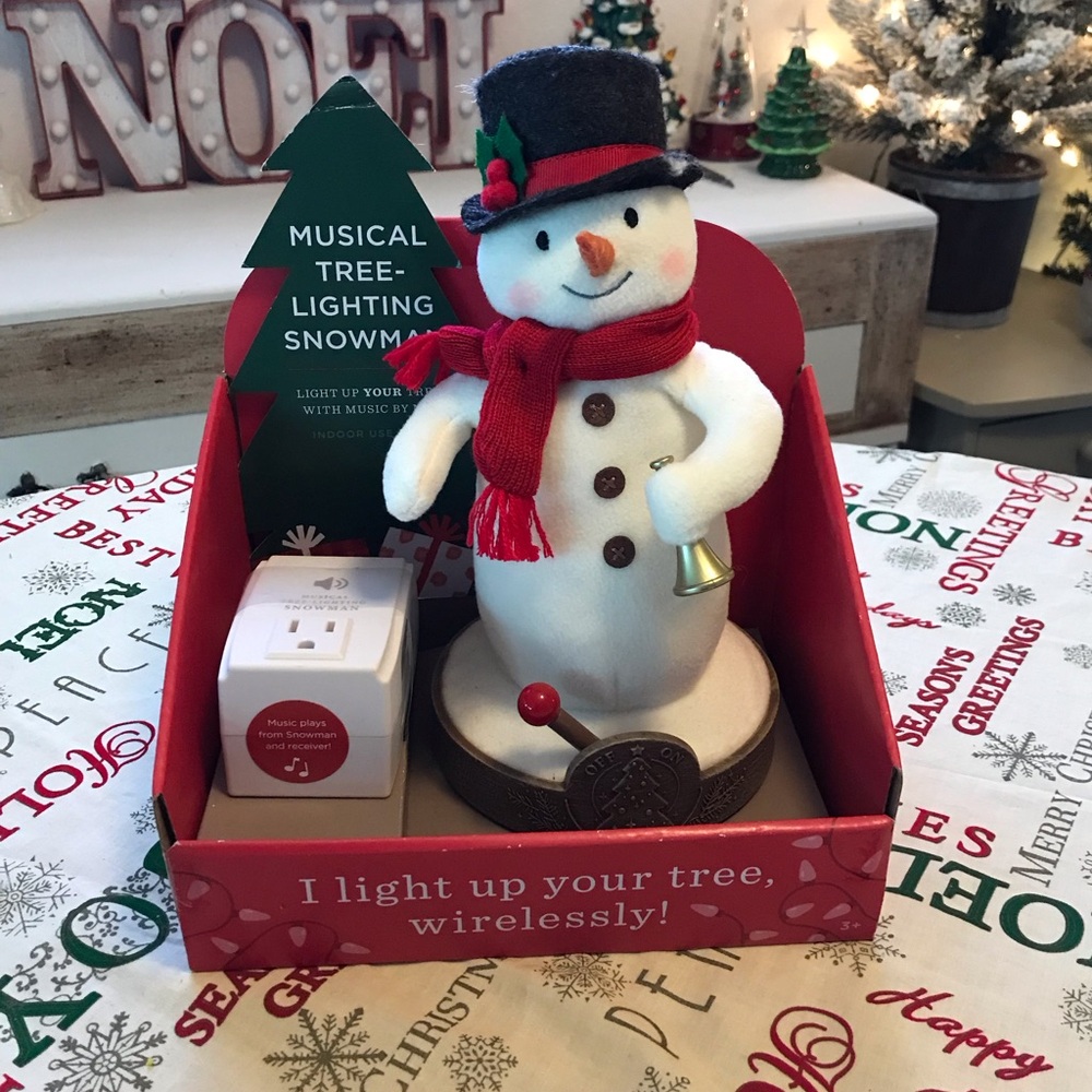 Brand new Hallmark wireless musical Christmas tree lighting snowman